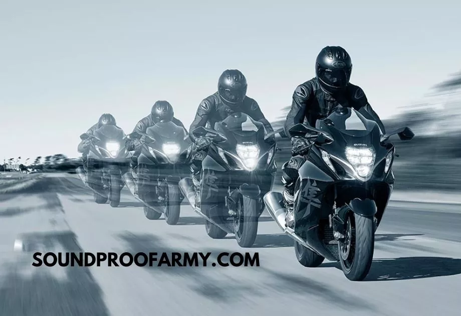 How to Make A Motorcycle Helmet Quieter in 7 Easy Hacks? 4 How to Make A Motorcycle Helmet Quieter: Ride with visor closed